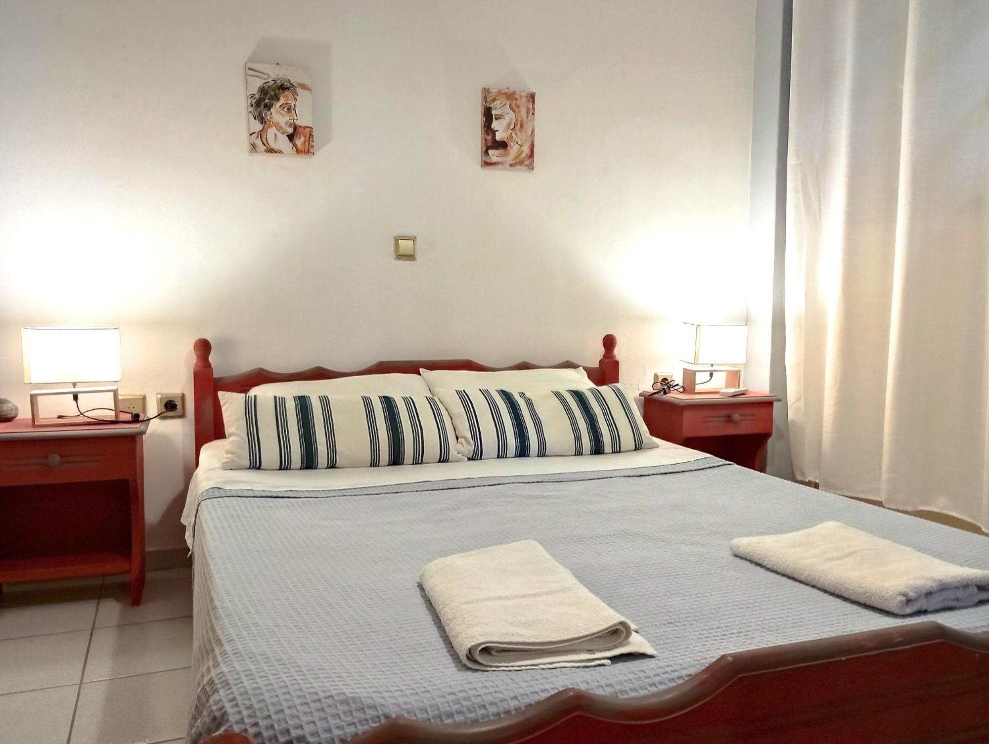 Rodi Apartments 1 Kamári Екстериор снимка